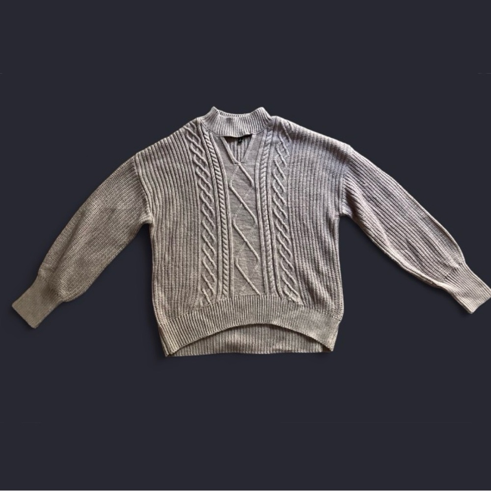 L | Steve Madden soft purple/lavender cable knit sweater